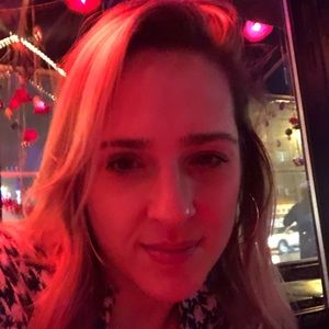 Meet your Posher, Simone